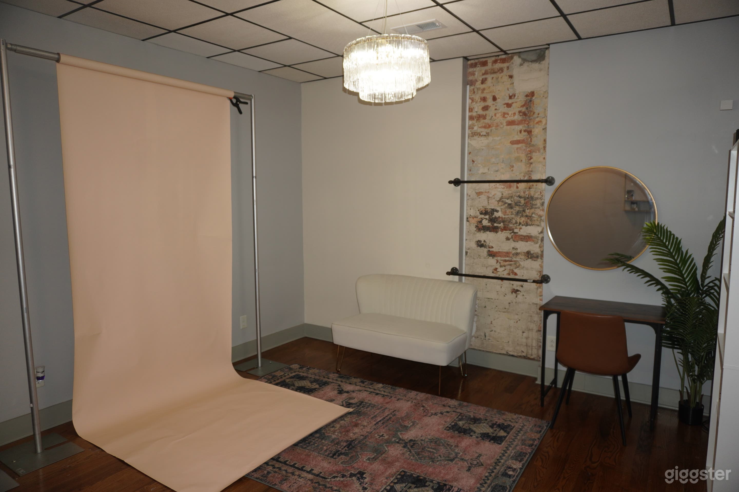 Chic Photo &amp; Content Studio Near Downtown Nashville Photo 1