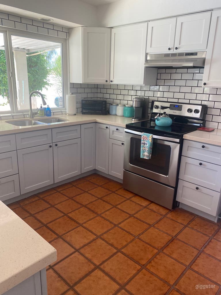  Colorful Hacienda Hideaway in Movie Star Colony 