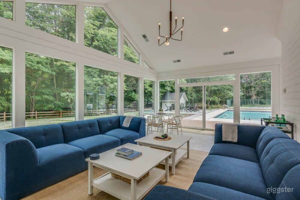 Luxury Estate with 3 Homes, Pool, Hot Tubs, Basketball/Tennis Court &amp; More near Lake Michigan Photo 3