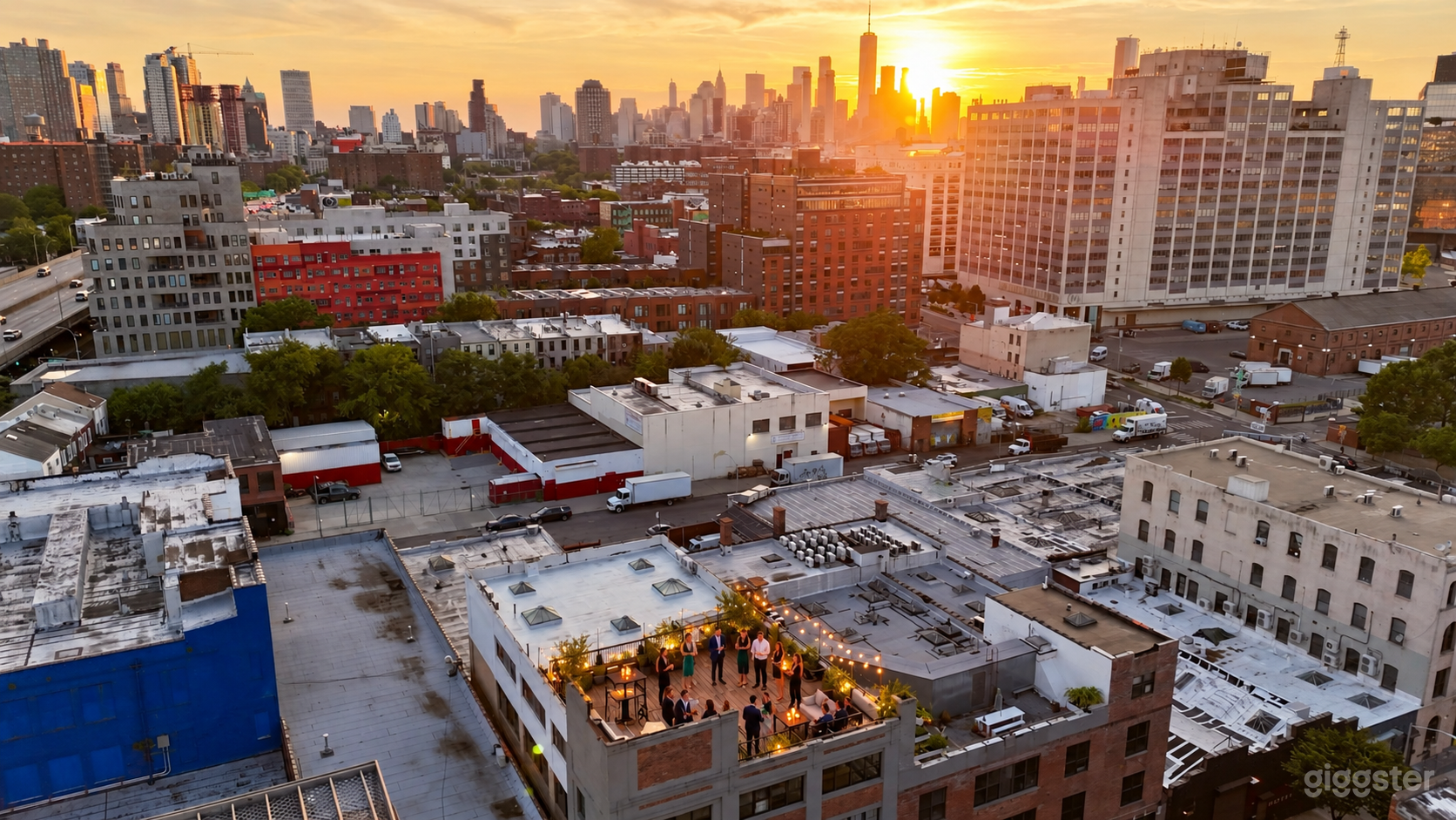 Private Rooftop Terrace w/ Panoramic City Views Photo 2