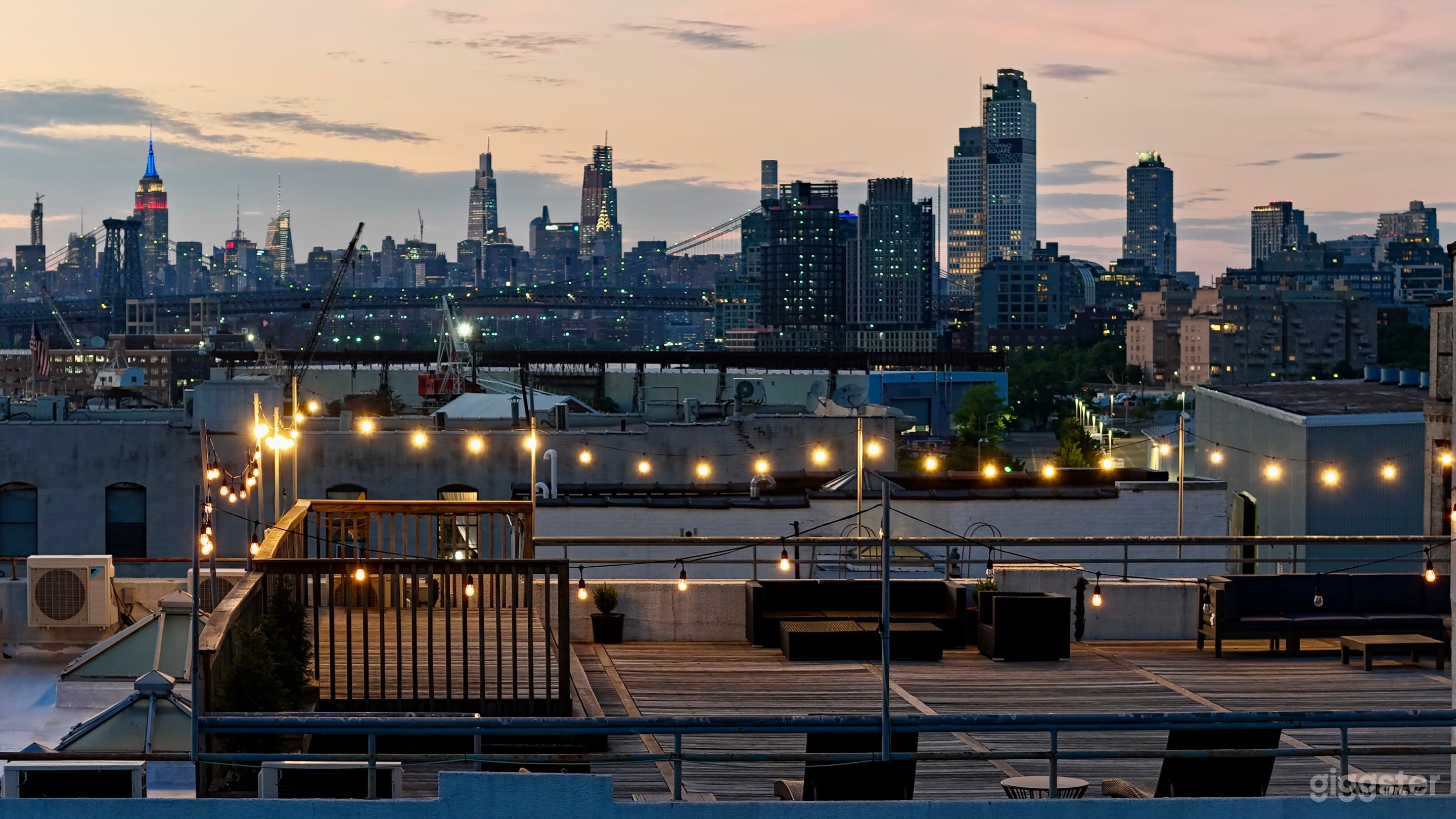 Private Rooftop Terrace w/ Panoramic City Views Photo 3