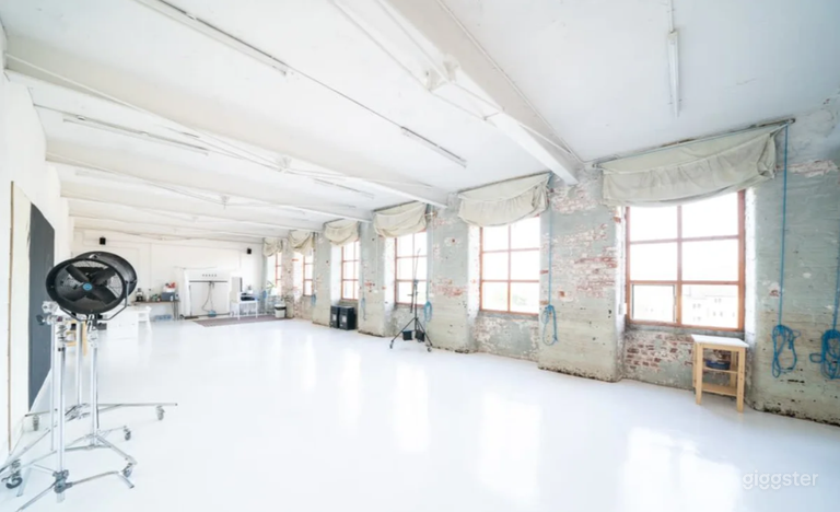  NYC-Styled Loft with Views of Belfast 