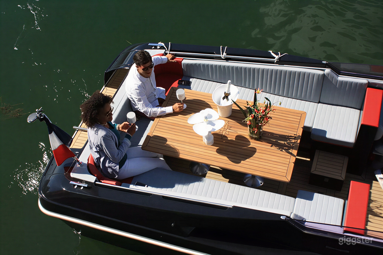 Bateau Privé Intime pour Couples et Petits Groupes 