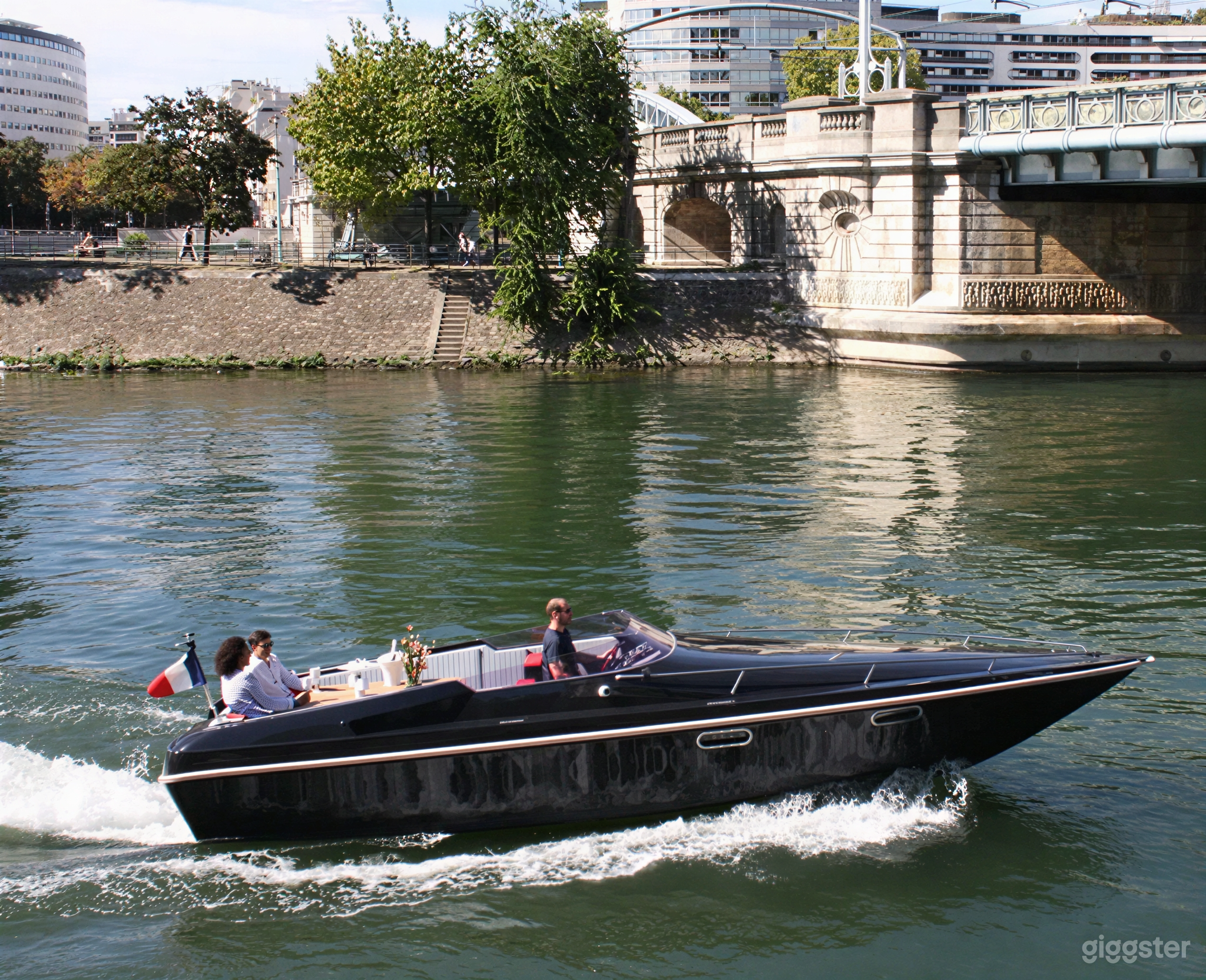 Photo de Bateau Privé Intime pour Couples et Petits Groupes 3