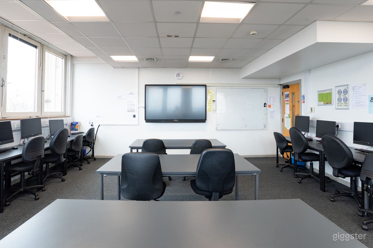 IT Classroom - Tottenham  Photo 4