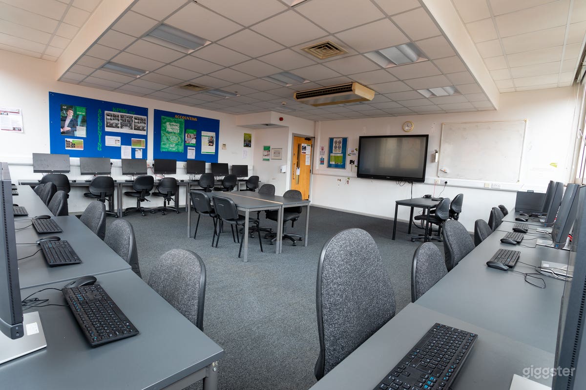 IT Classroom - Tottenham  Photo 1
