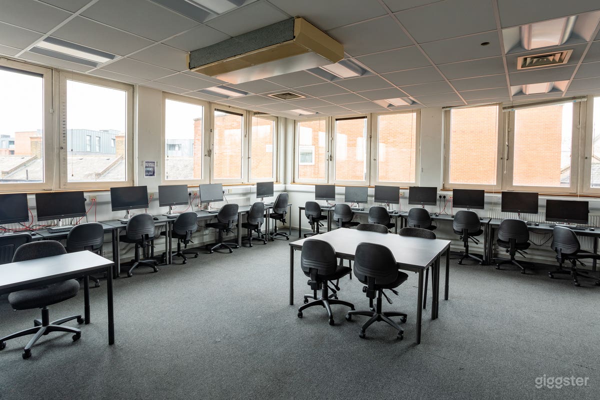 IT Classroom - Tottenham  Photo 2