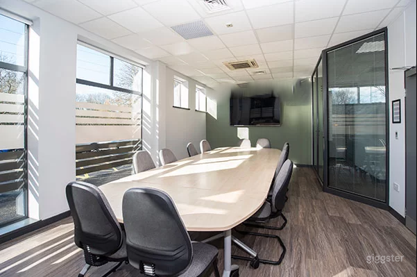 Calming Office Space &amp; Meeting Room  in  Newcastle Photo 3