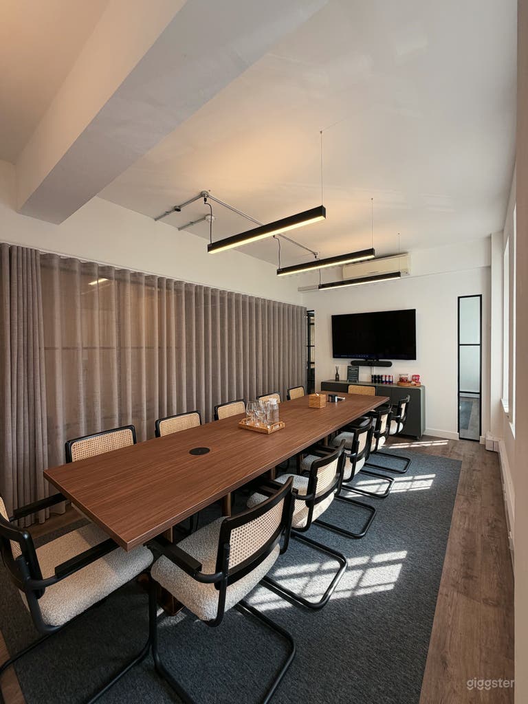  Stamford Boardroom (12-person) 