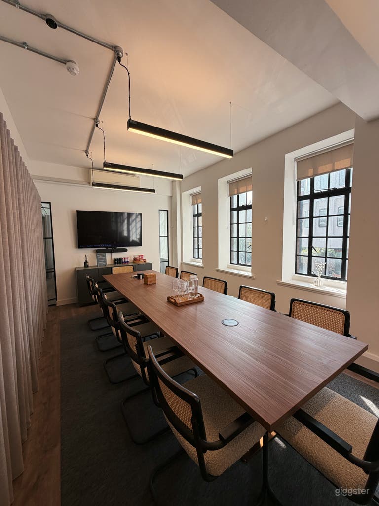  Stamford Boardroom (12-person) 