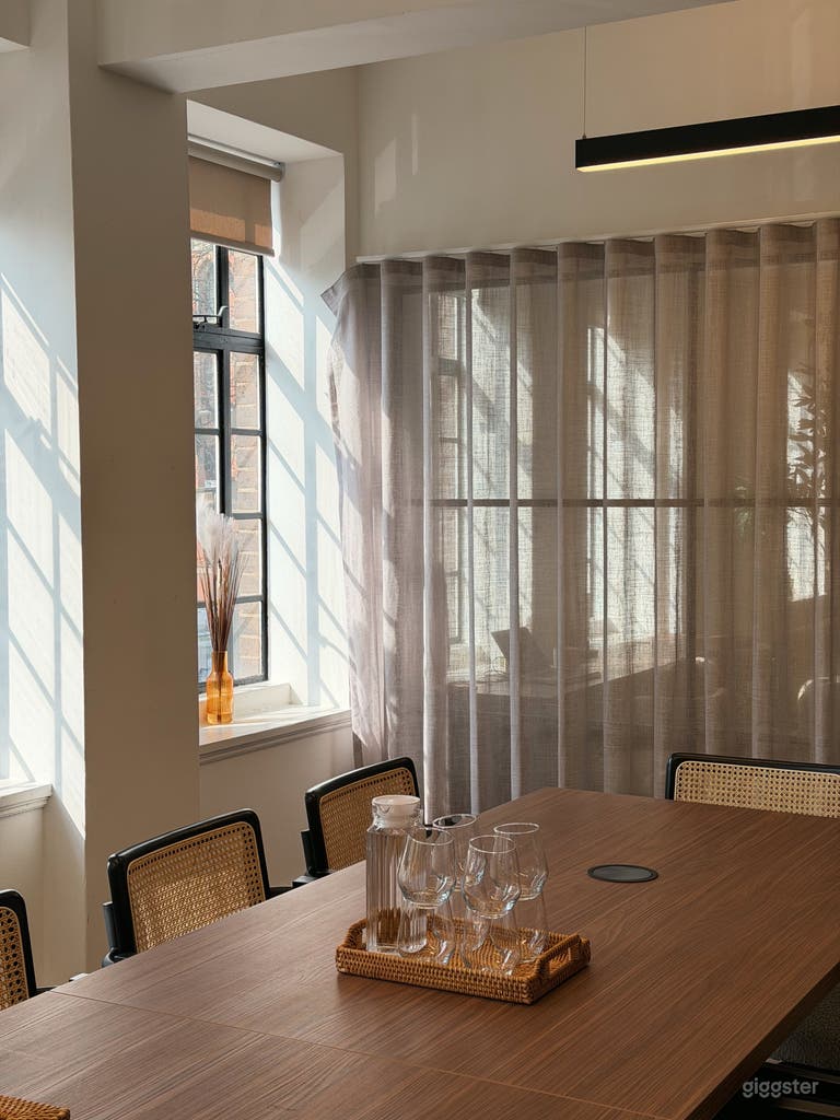  Stamford Boardroom (12-person) 