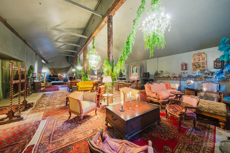  THE ENCHANTED BOHEMIAN BARN & WOODLAND RETREAT 