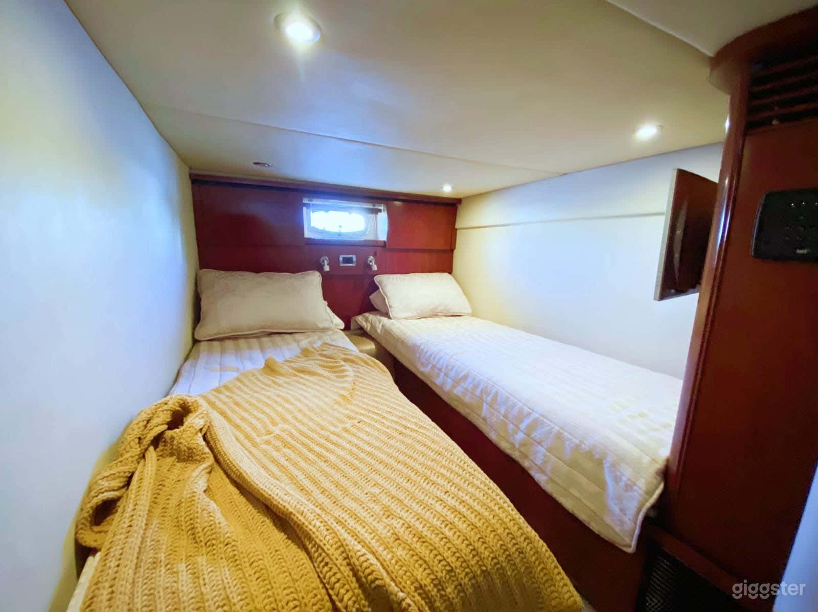 Superb 51FT SEA RAY Party Yacht Space Events Photo 4