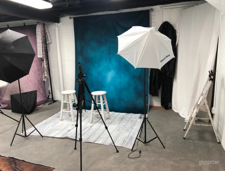  Video Production & Podcasting Studio 