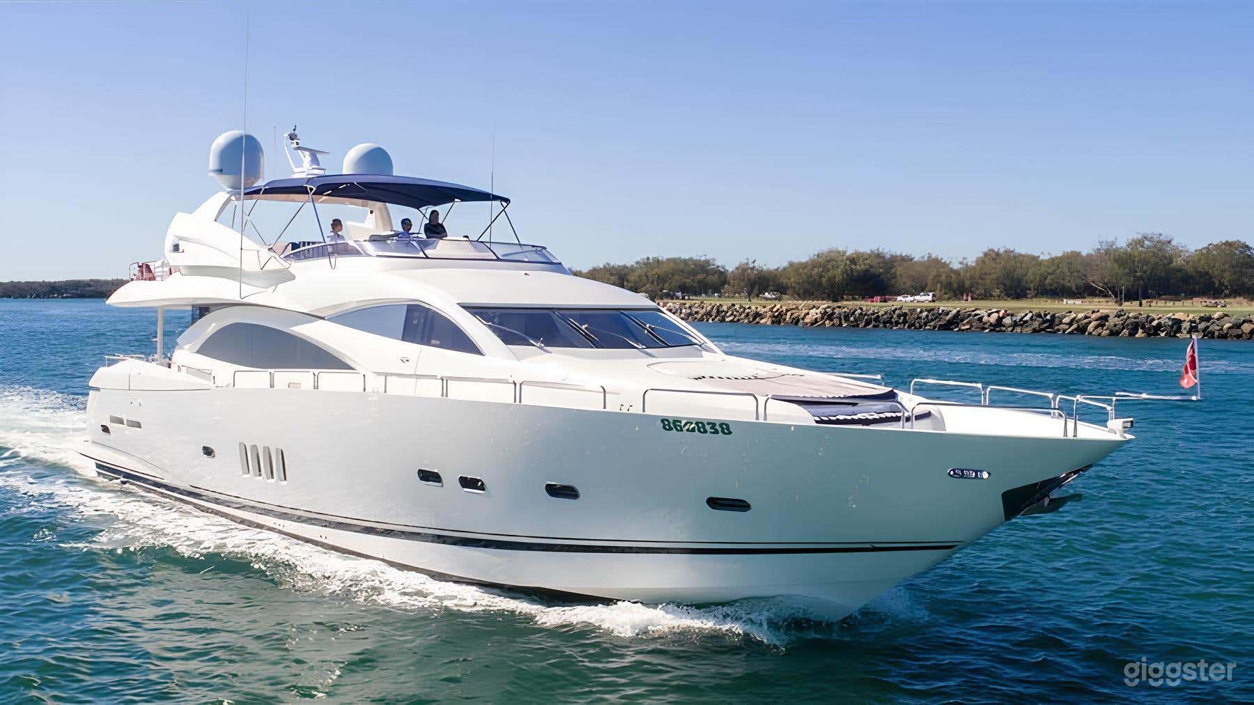 Yacht Charter Miami Dade (94Ft Sunseeker Yacht) Photo 2