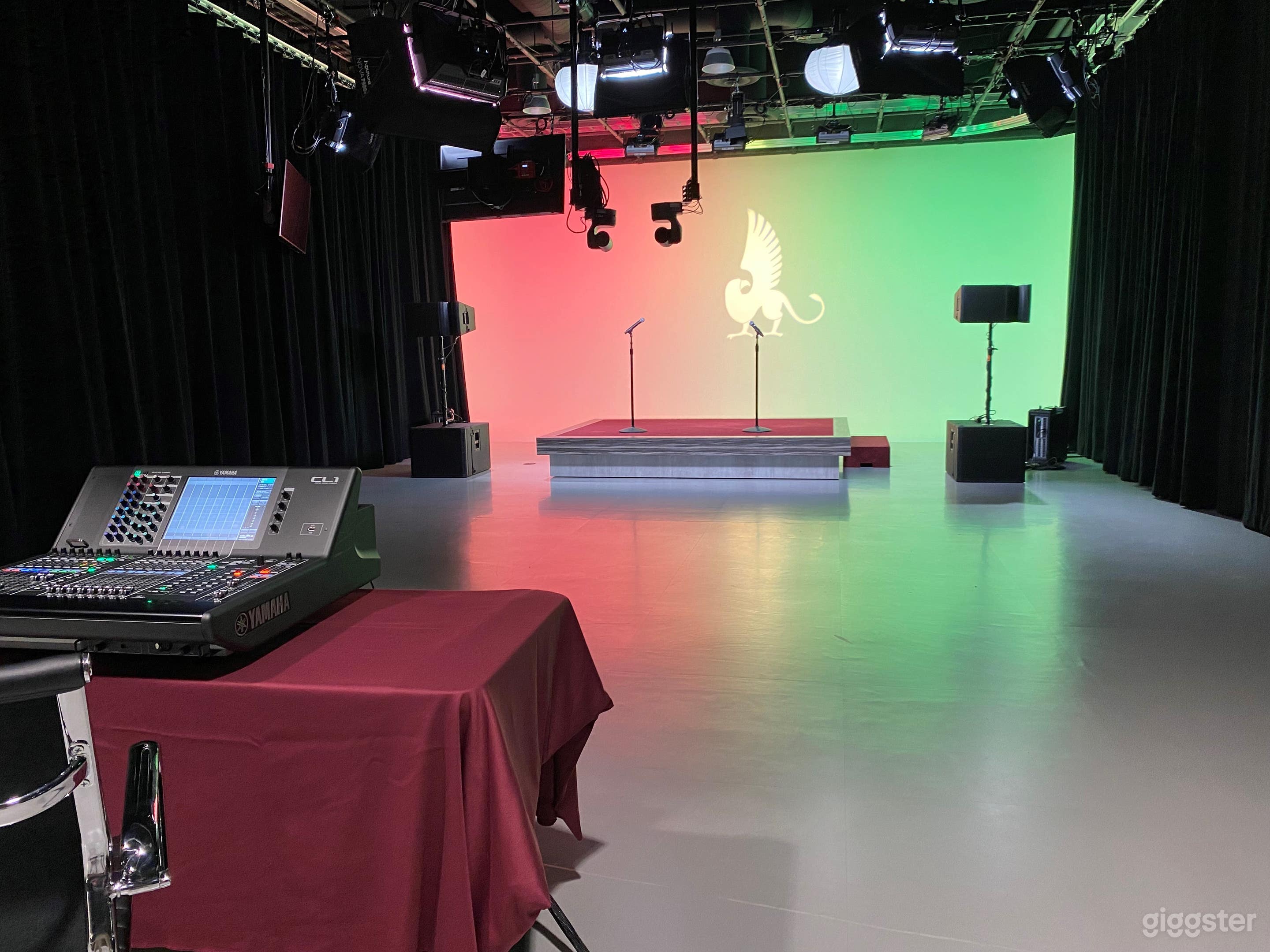 Music night with small band performance