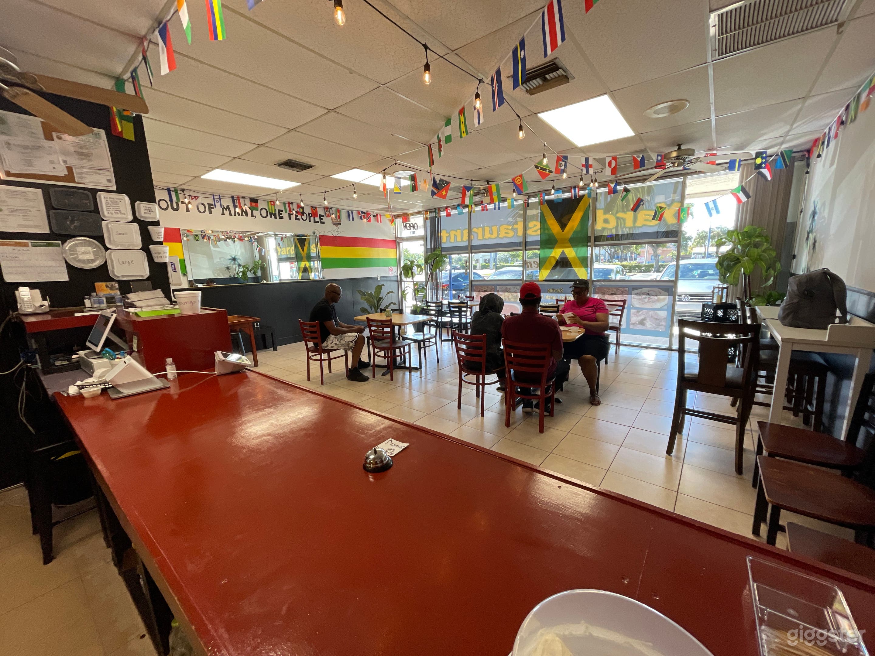 Cozy and Charming Restaurant for small Events Photo 2