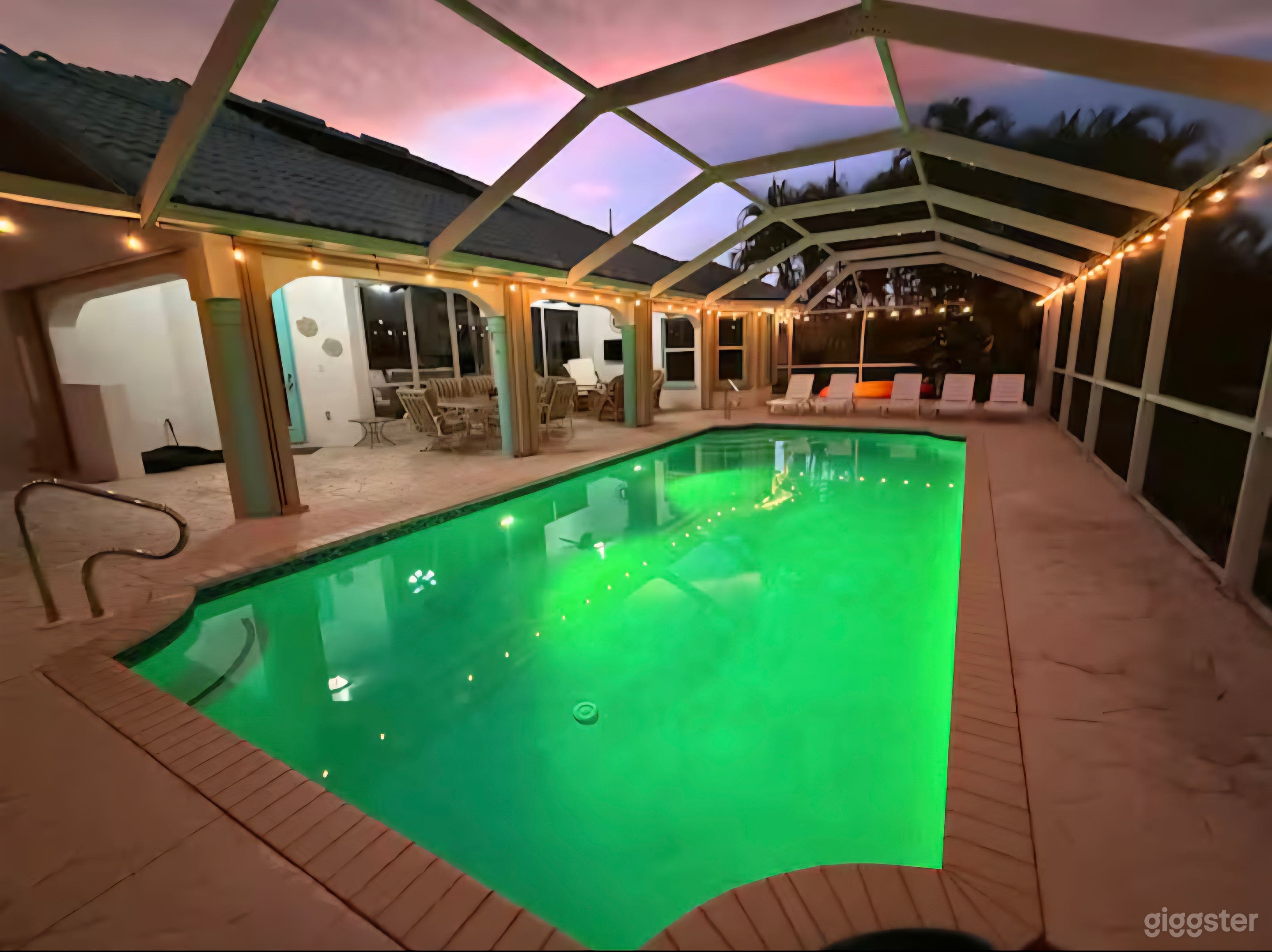 Luxury Event Retreat, Pool, BBQ and Canal Photo 4