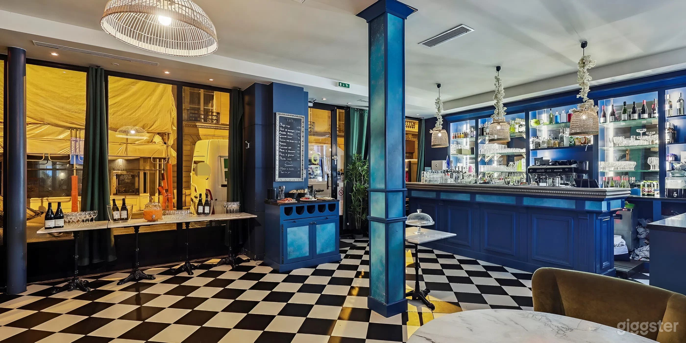 Photo de Bar à Tapas Parisien Rustique & Lieu d'Événements - Salle Principale 1