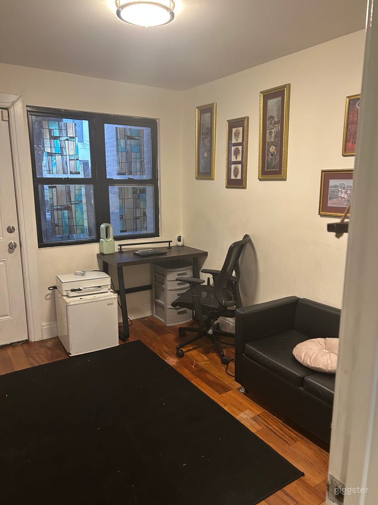  Sunlit Creative Garden Studio w/ Backyard 