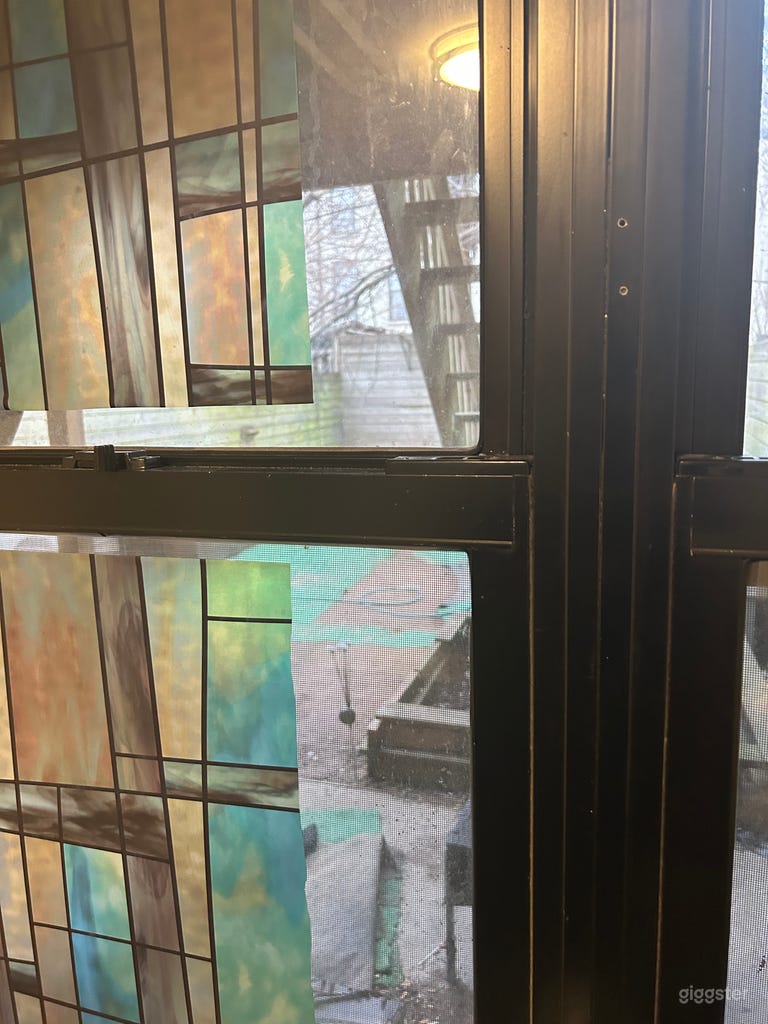  Sunlit Creative Garden Studio w/ Backyard 