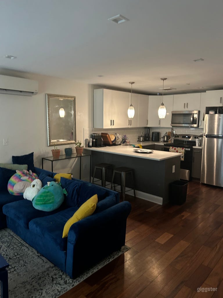  Lichtdurchflutetes Kreativ-Gartenstudio mit Garten 