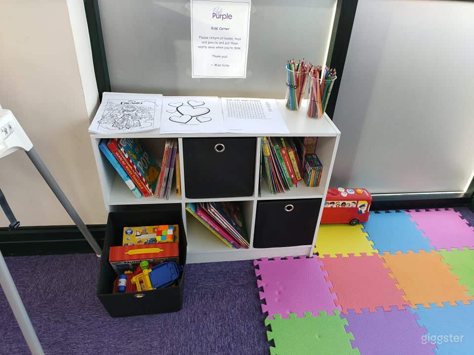 Café Purple (862 sq. ft.) Photo 3