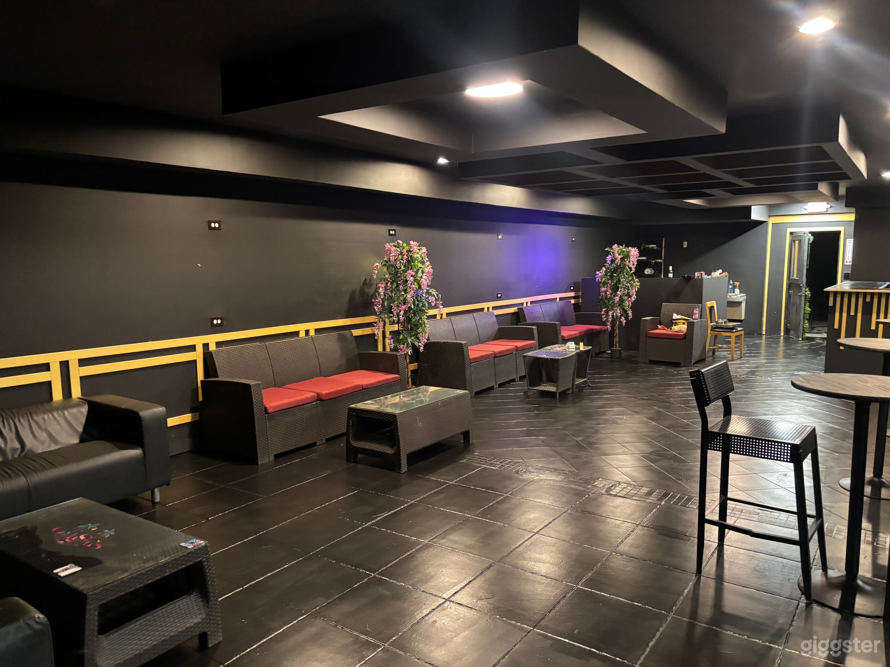 Sleek Upscale Venue with Bar and Patio Photo 2