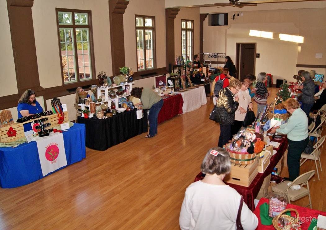Elegant Fireplace Room Photo 3
