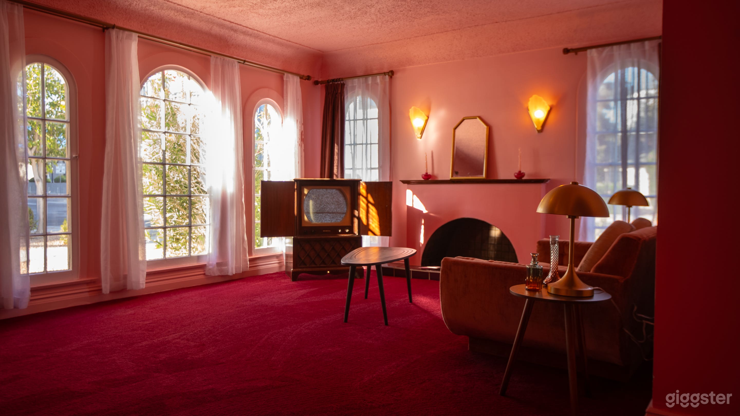 A 1930's Downtown Vintage Gem. Photo 1