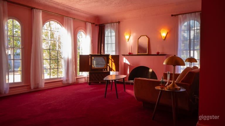  A 1930's Downtown Vintage Gem. 