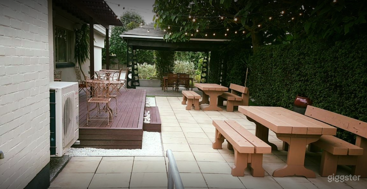 The Place to Meet in Christchurch  Photo 2