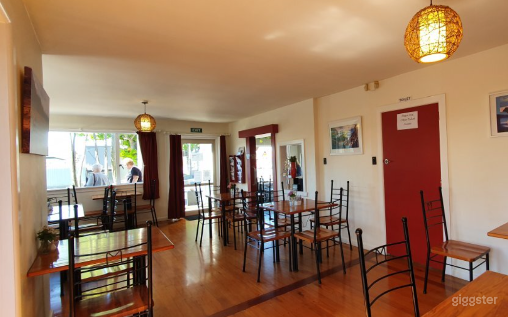 The Place to Meet in Christchurch  Photo 1