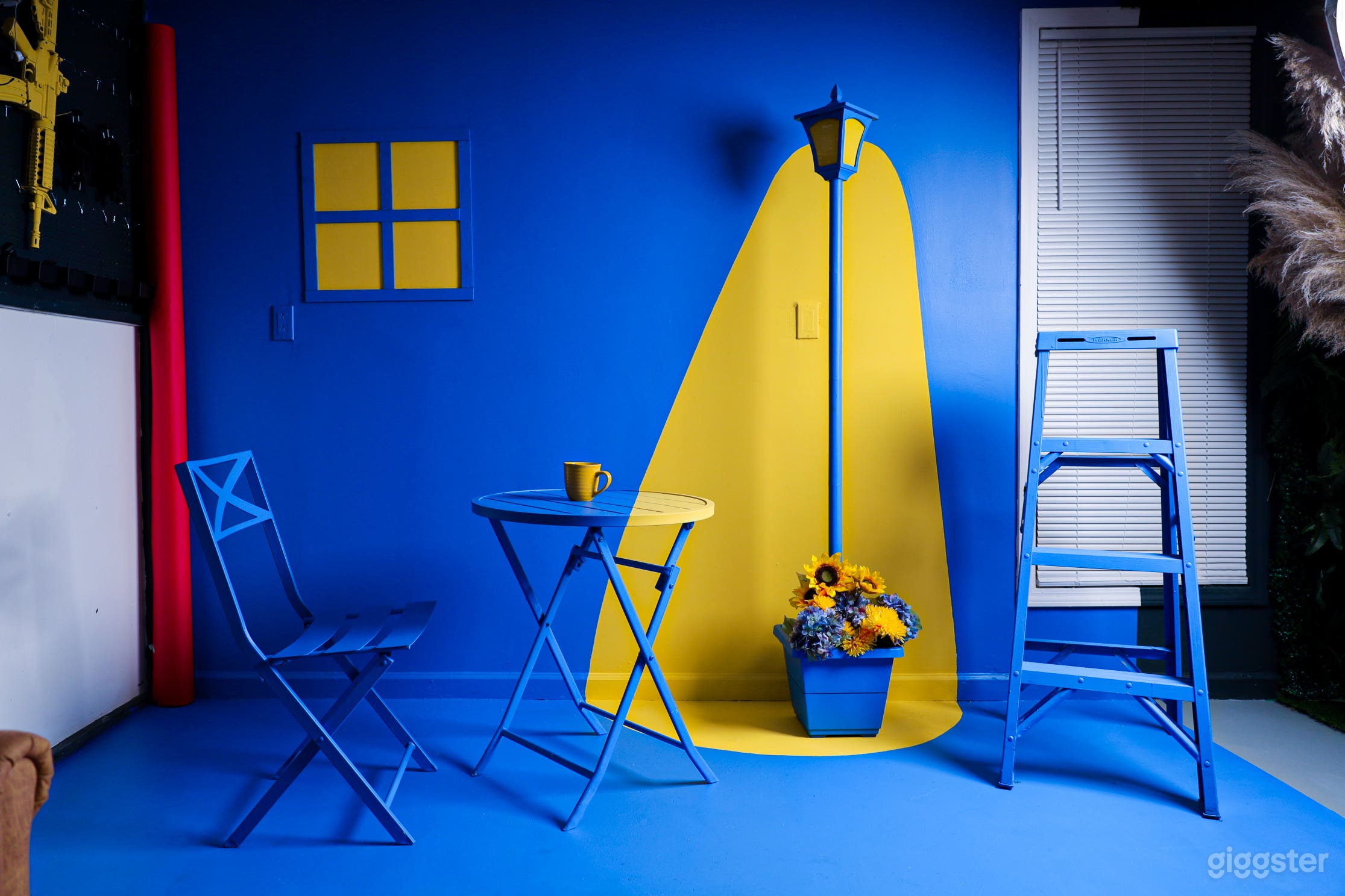 Sleek, Fully equipped Creative Studio Photo 2