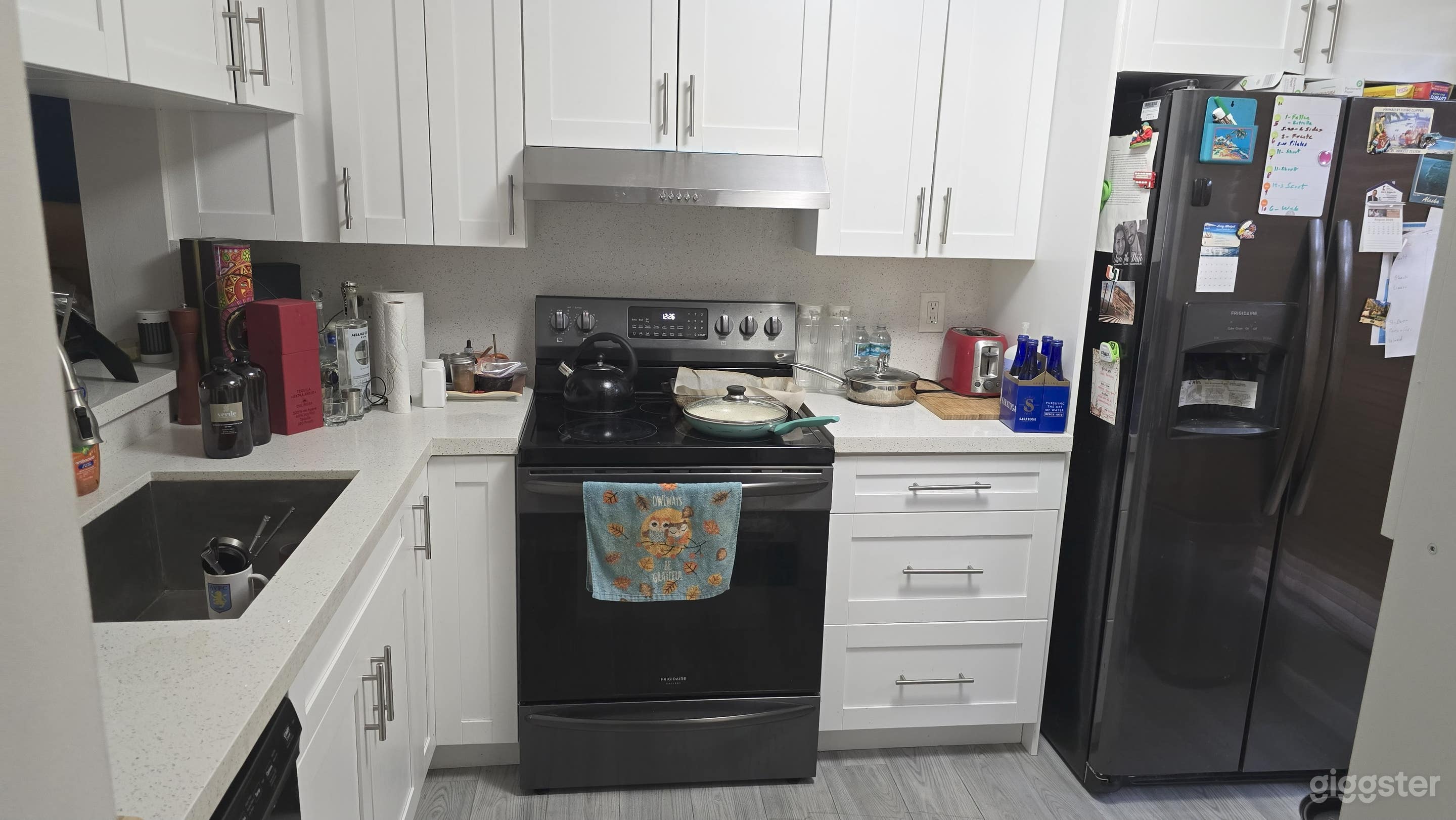 2-level home for realistic film productions. Photo 1
