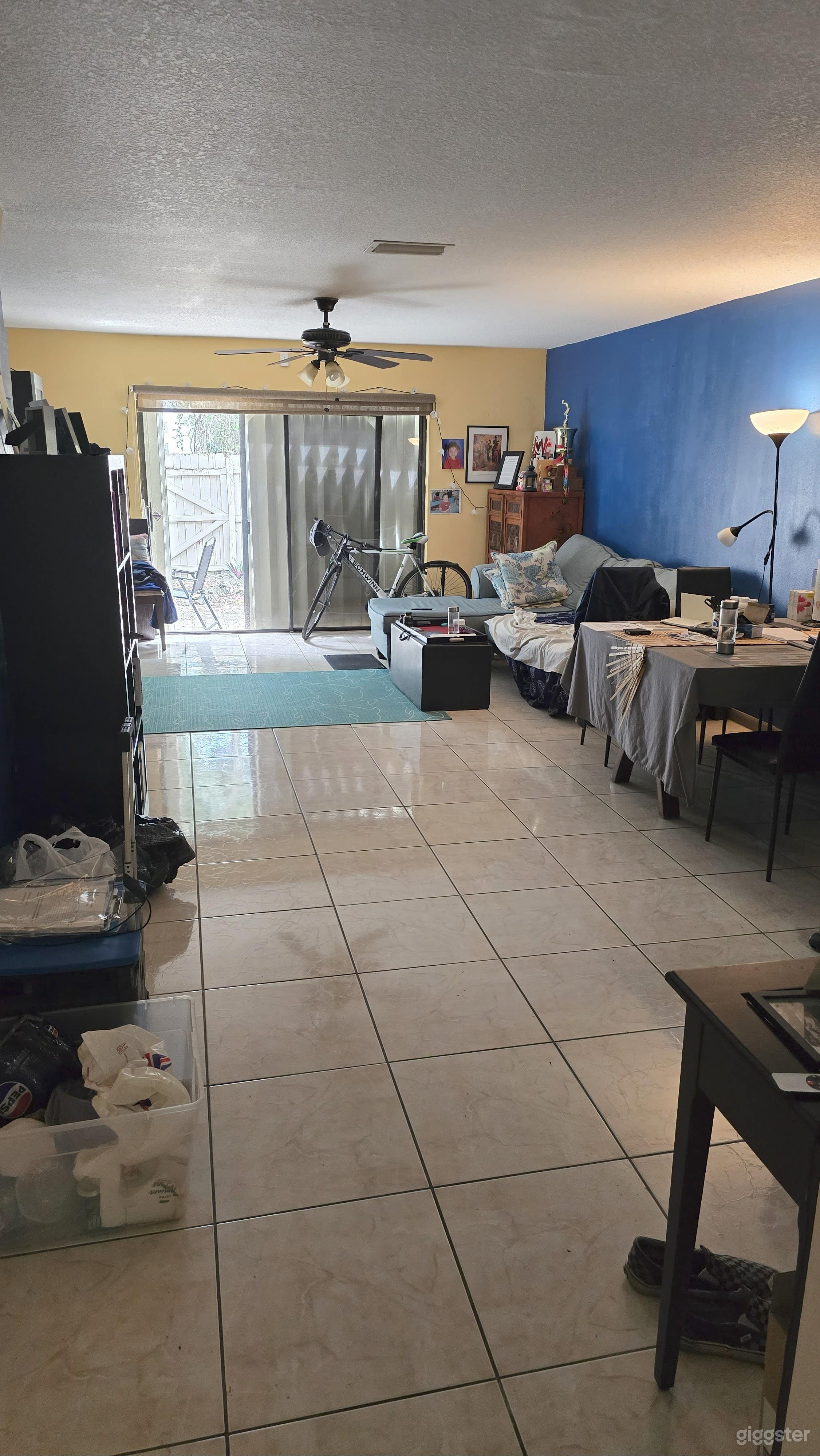 2-level home for realistic film productions. Photo 3