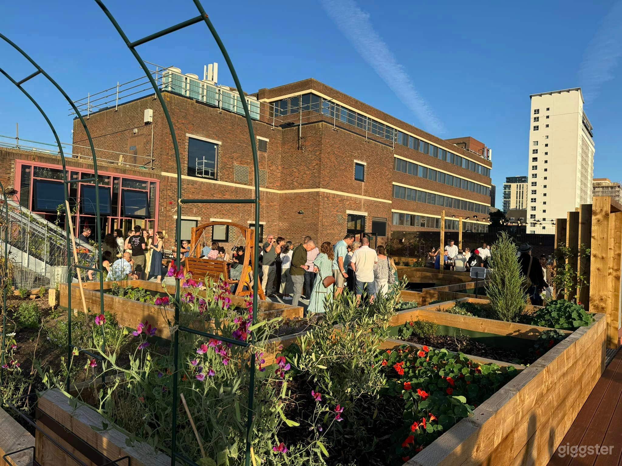Rooftop Community Garden to hire  Photo 3