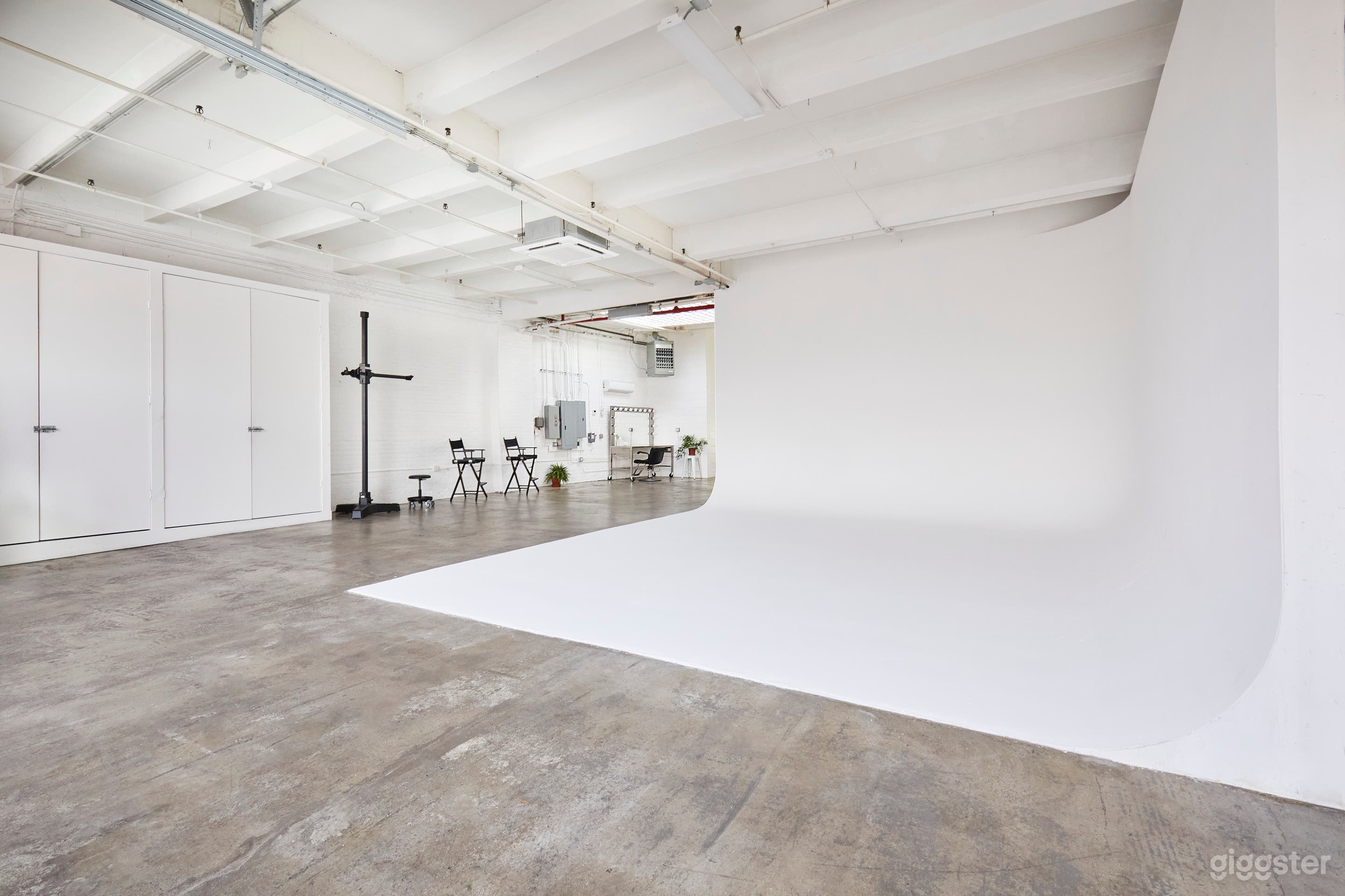  Private, Daylight Photo / Event Space Photo 2