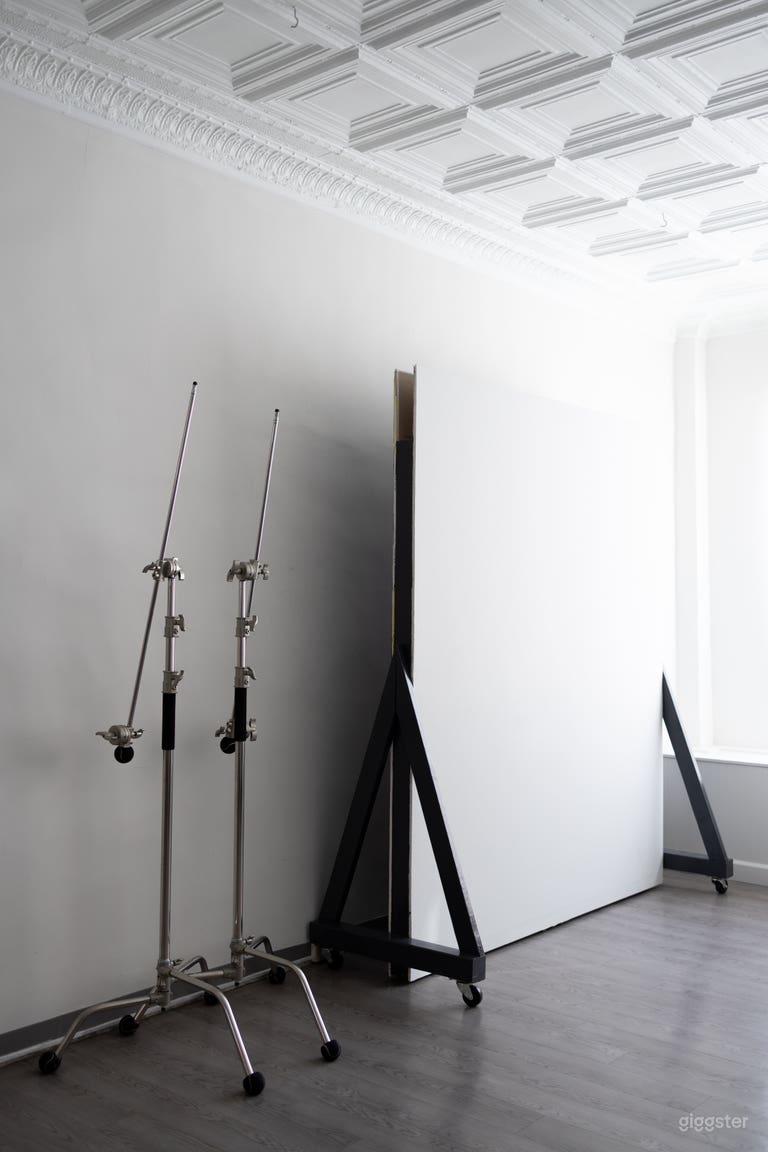  Natural Light Photo Studio in Pittsburgh, PA 