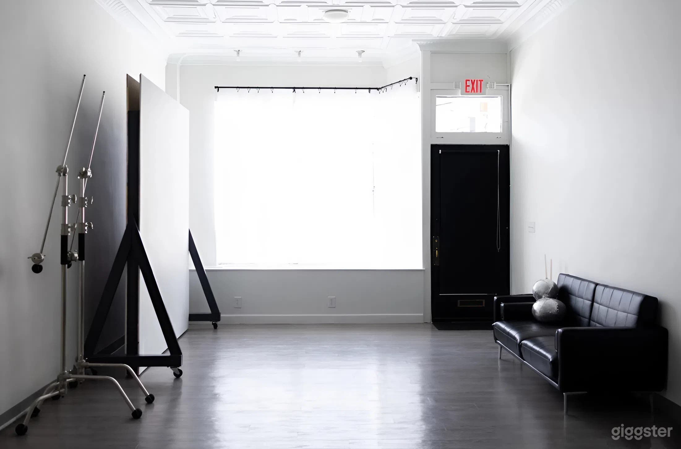 Natural Light Photo Studio in Pittsburgh, PA Photo 1