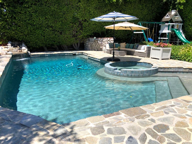  Traditional American Home in Chatsworth 