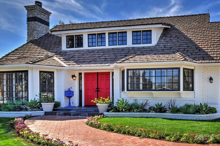  Traditional American Home in Chatsworth 