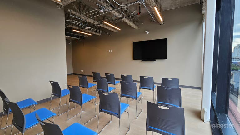  Salón de Eventos | 475 pies cuadrados | Sala de Talleres Multiuso 