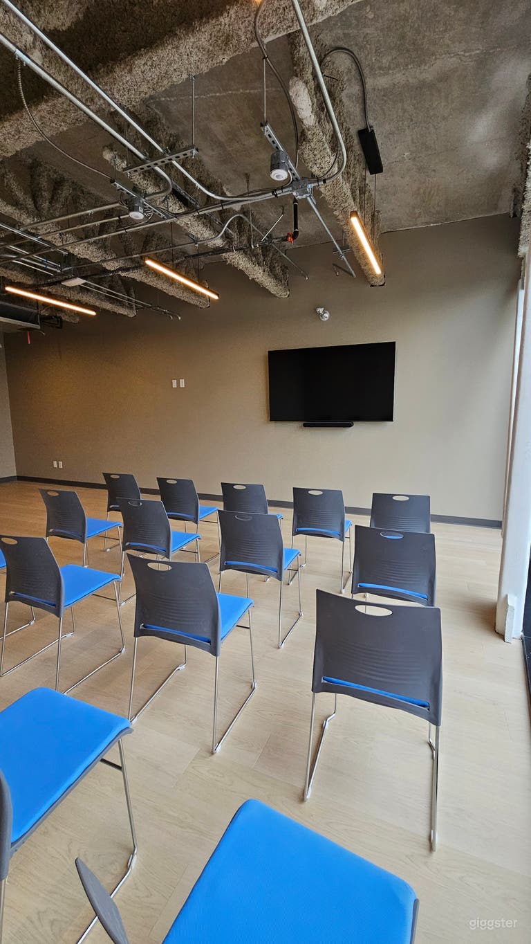  Salón de Eventos | 475 pies cuadrados | Sala de Talleres Multiuso 