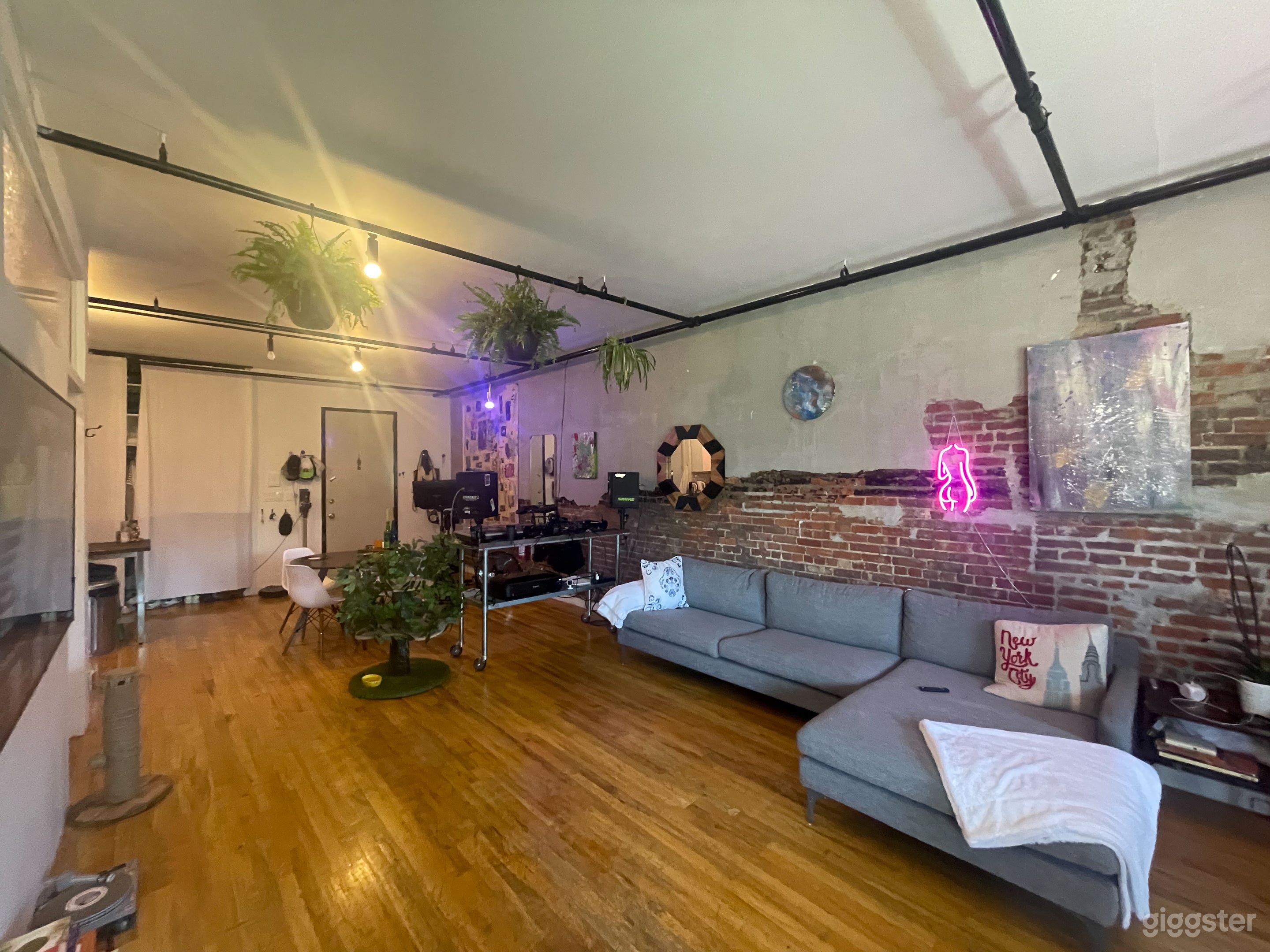 Williamsburg loft Photo 2