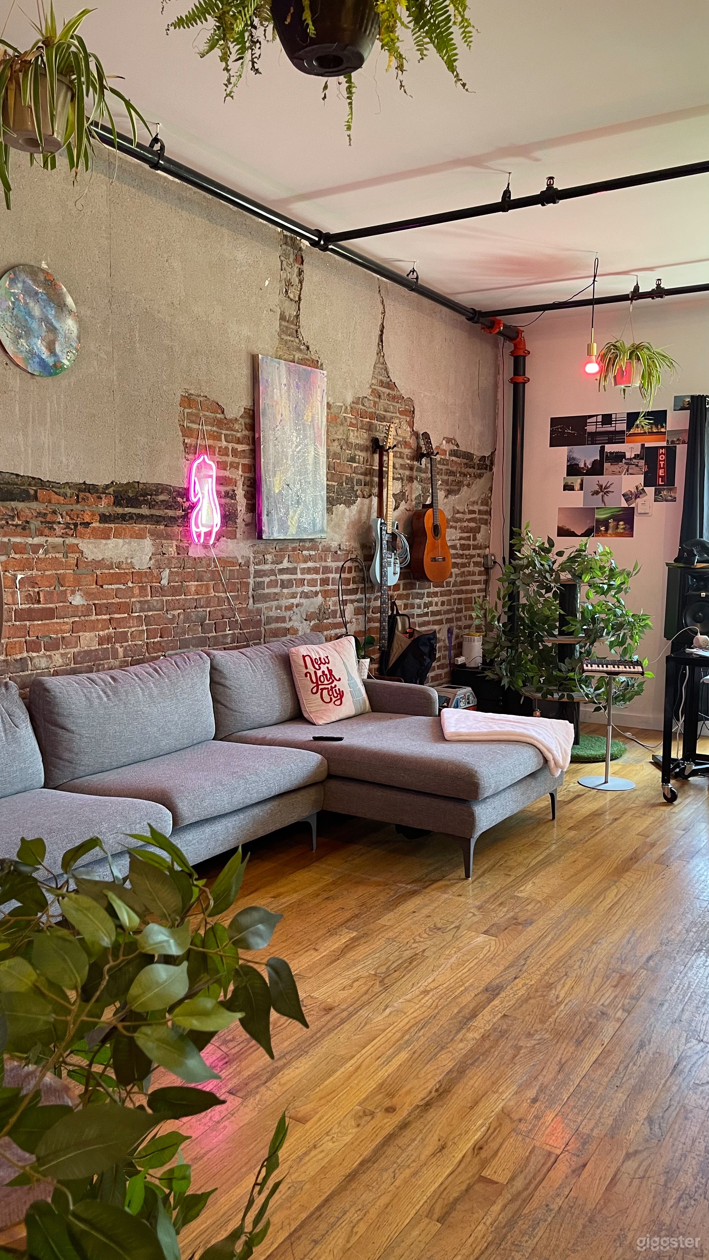 Williamsburg loft Photo 1