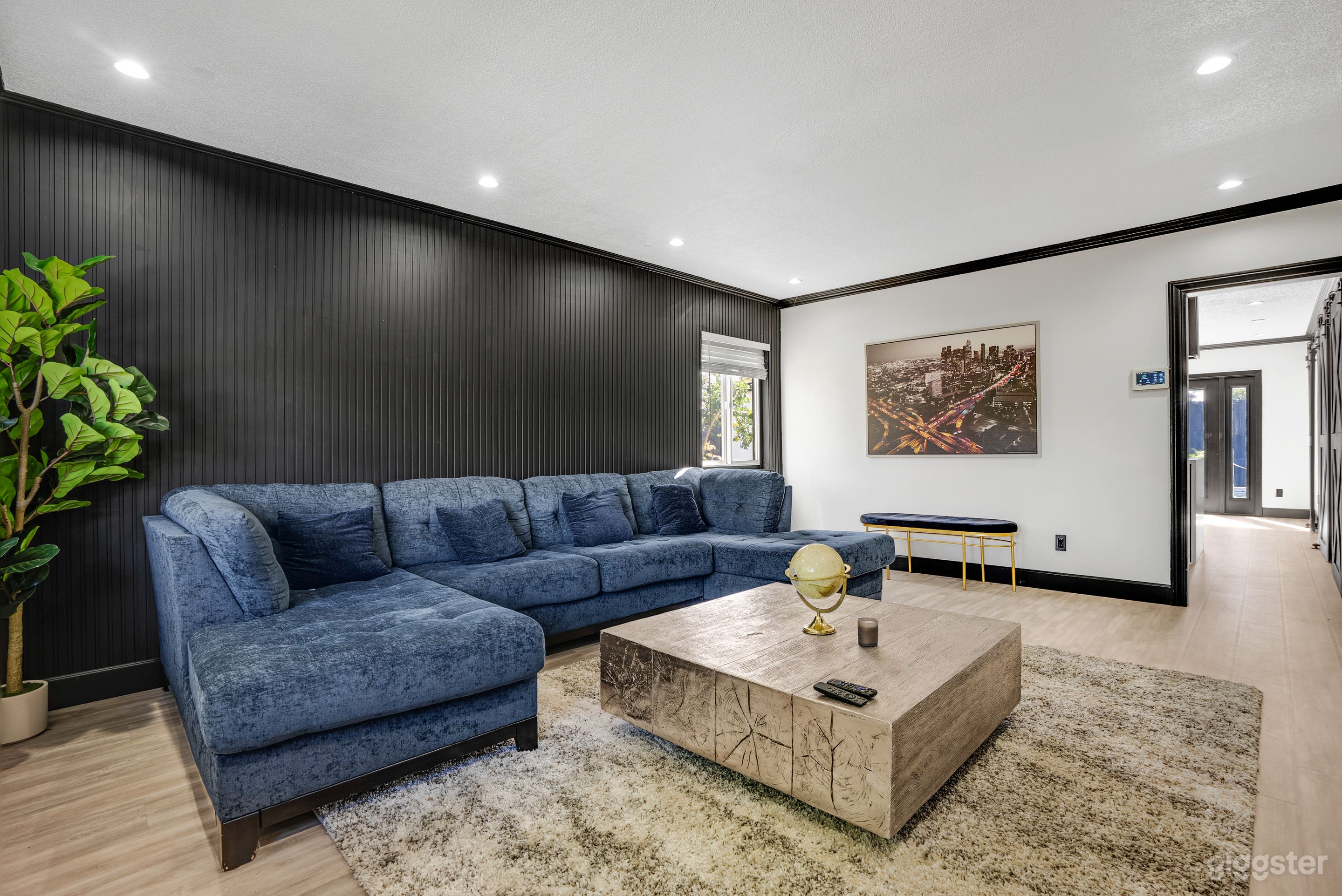 Sleek Contemporary Pool House with Bold Interior Design Photo 4