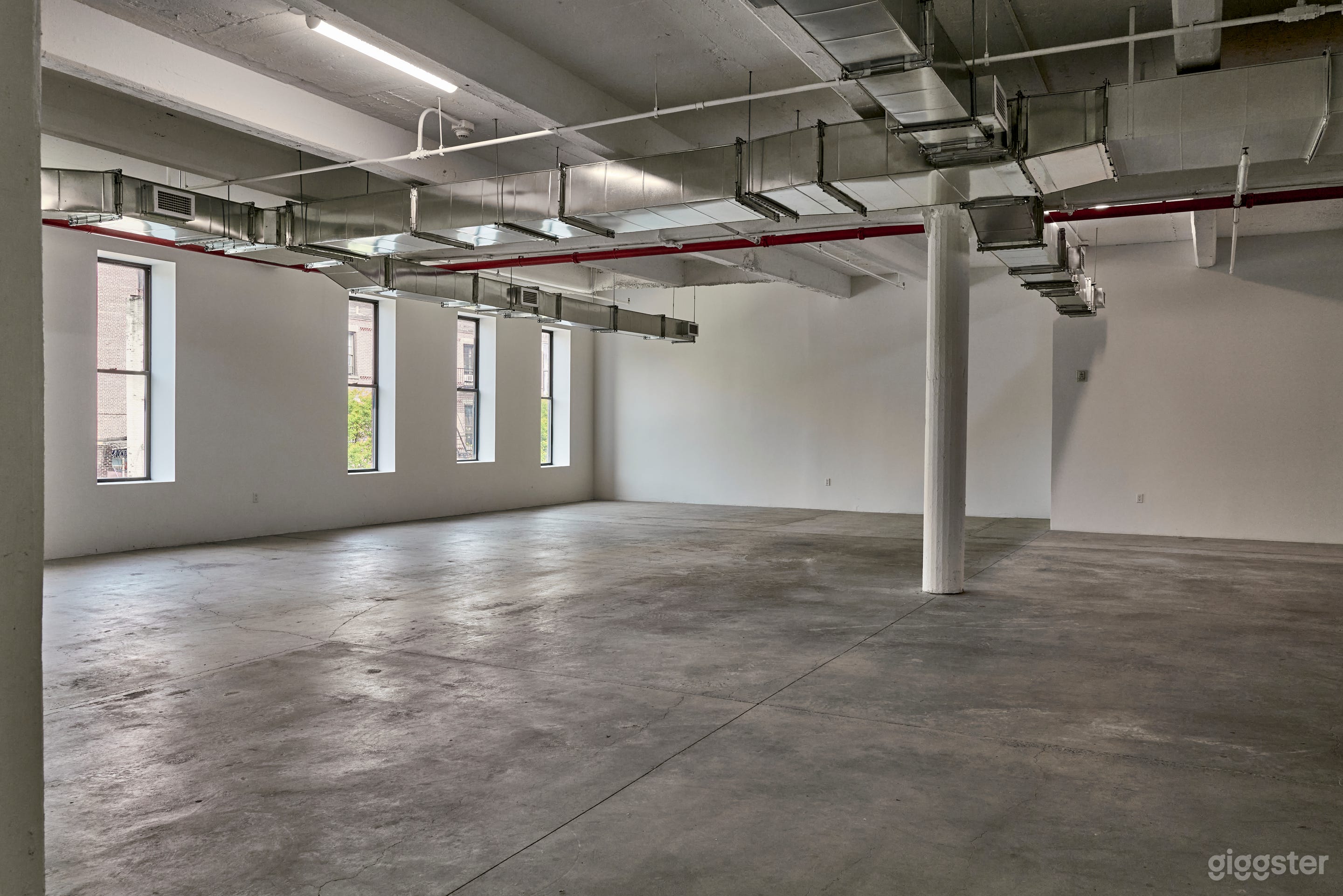 Studio A_02: Light-Filled Photo &amp; Film Space Photo 1