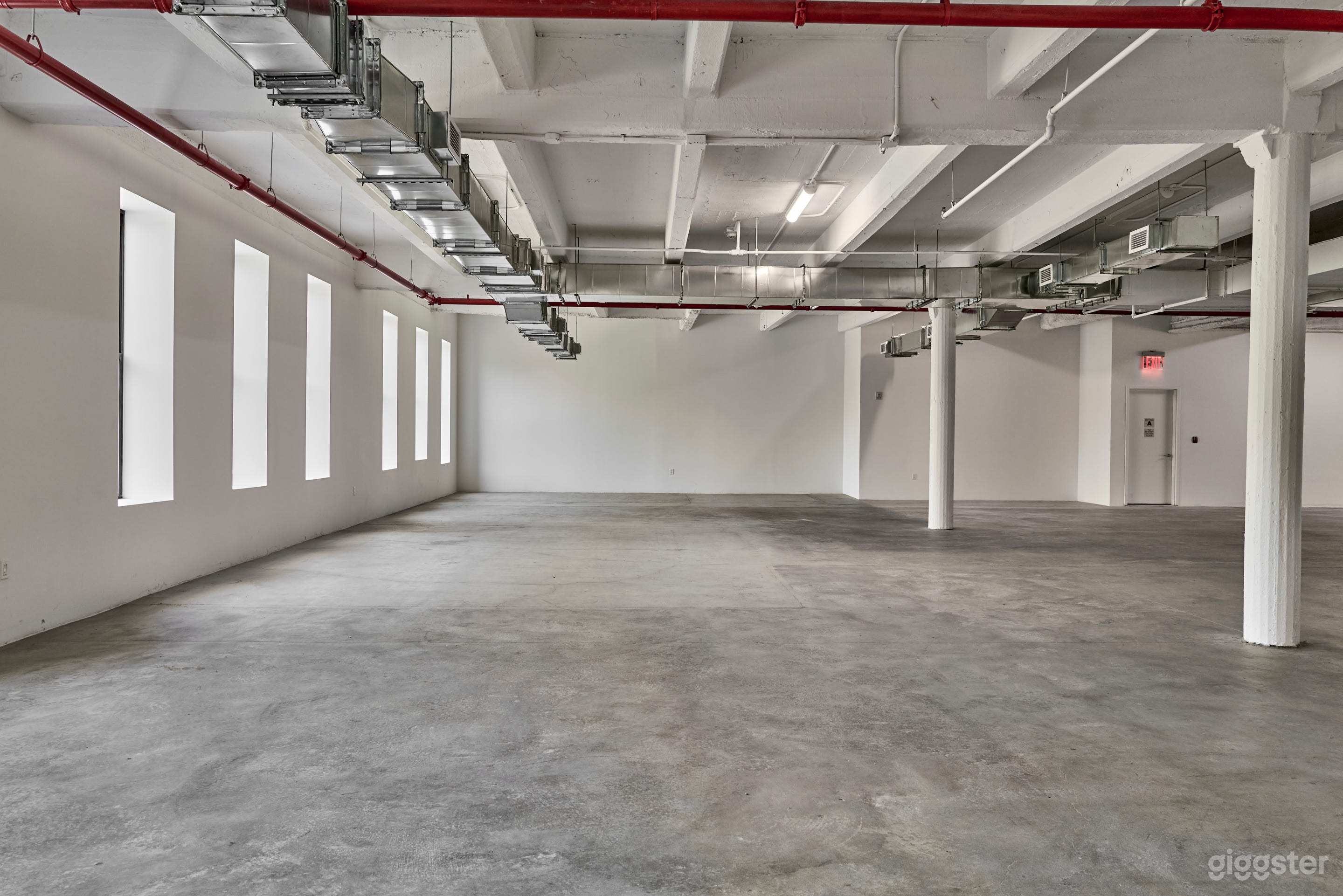 Studio A_02: Light-Filled Photo &amp; Film Space Photo 3