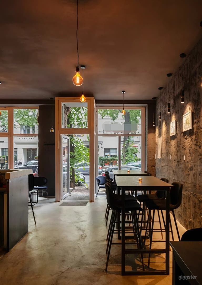  Intime Cocktailbar mit industriellem Stil 